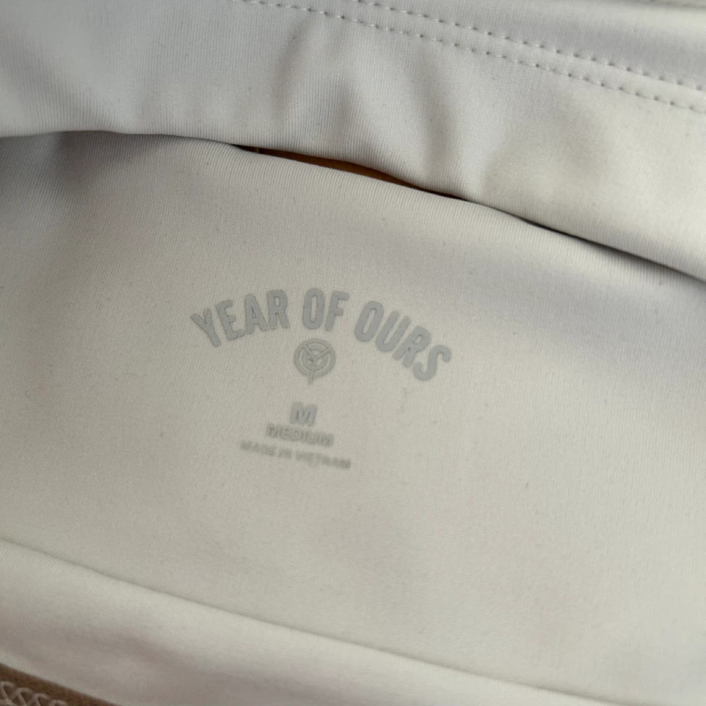 Year Of Ours (NWT) V-neck sports bra - Size M - photo 4
