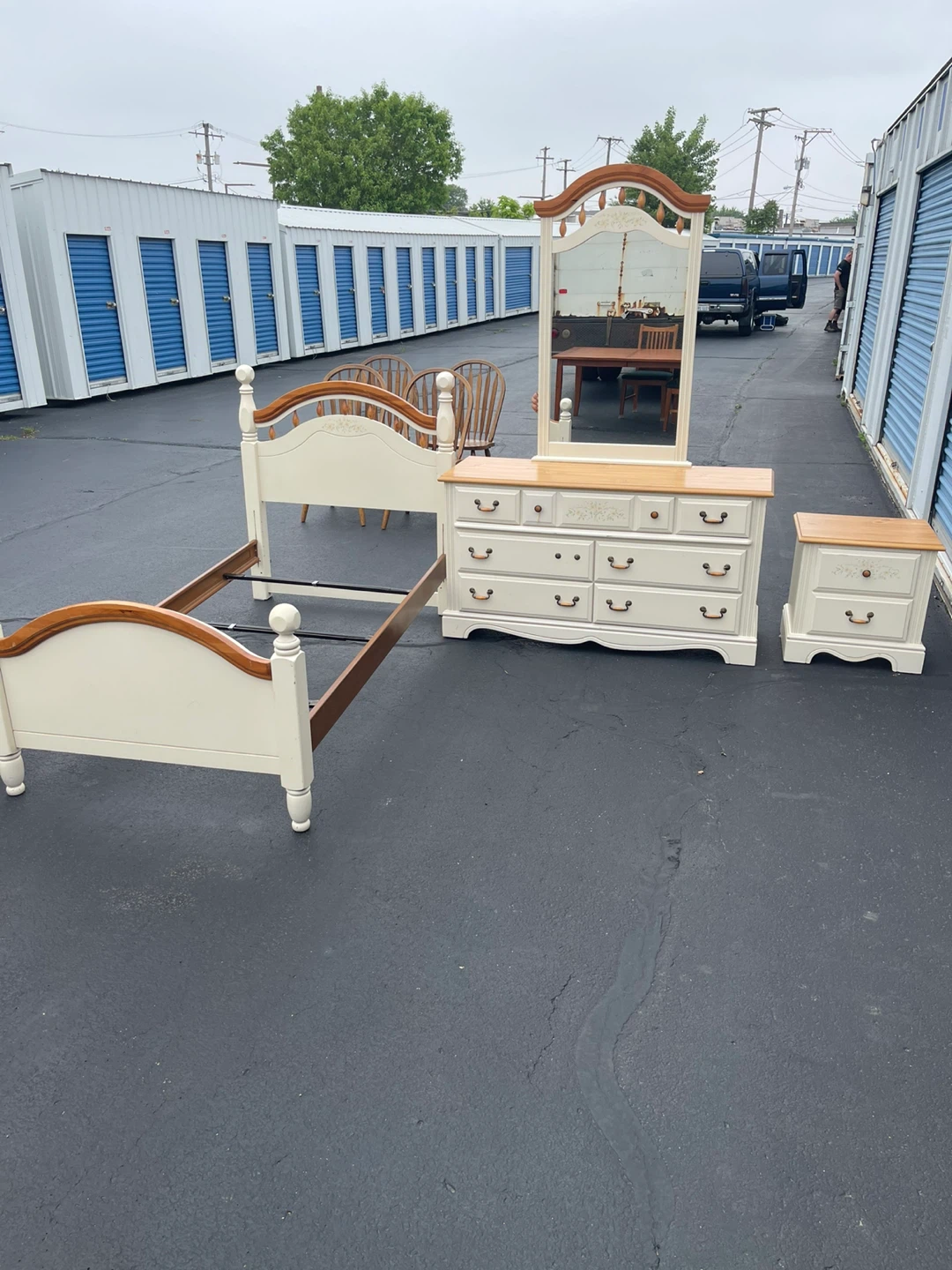 Twin Bedroom Set - Bed, Dresser, Mirror, Nightstand