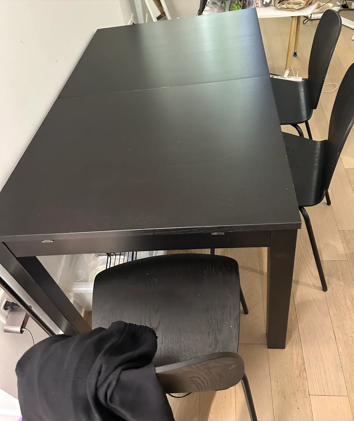 IKEA BJURSTA Extendable Dining Table + 4 KARLJAN chairs image indicator(6)