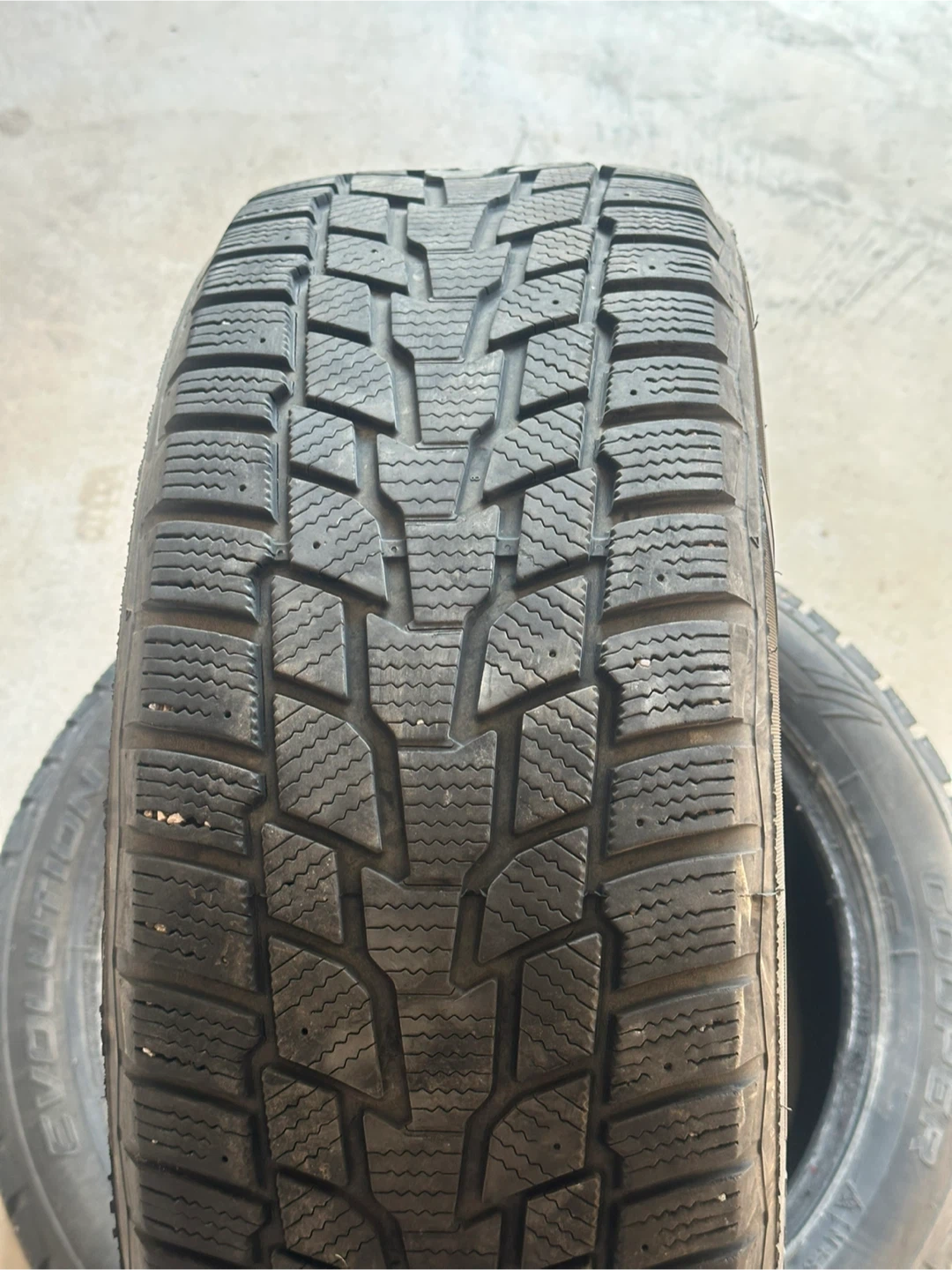 Cooper Evolution Winter Tires - 215/50R17 - photo 3