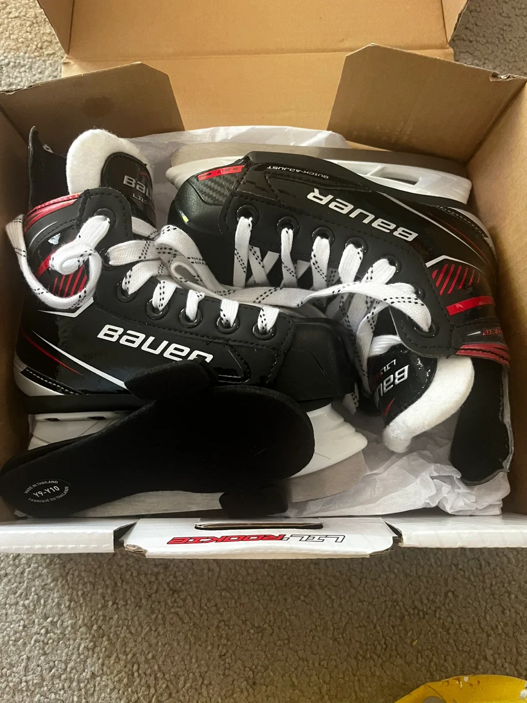 Bauer Hockey Skates & Knee Pads - Youth Size image indicator(2)