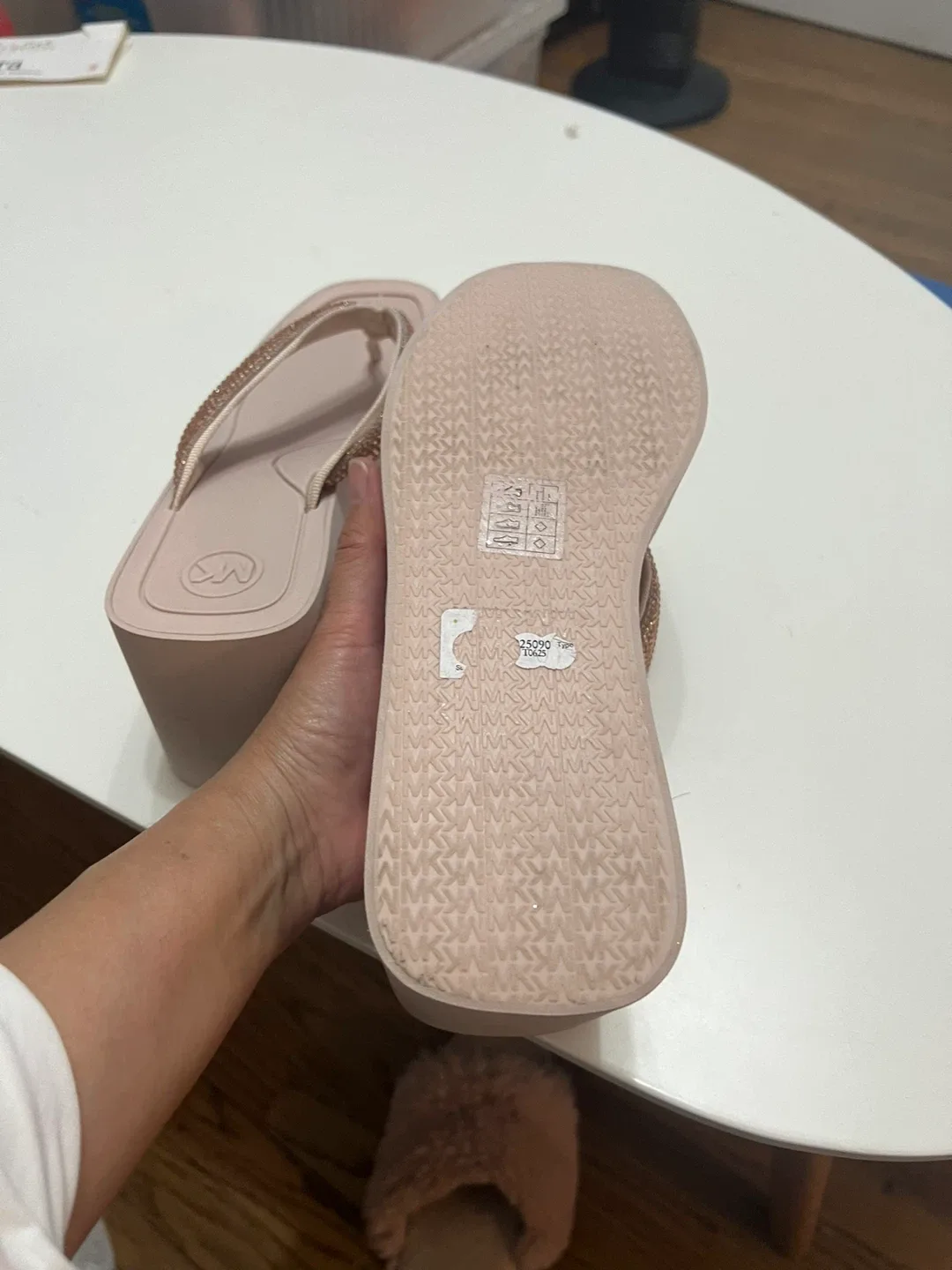 Michael Kors Women's Platform Flip Flops image indicator(4)