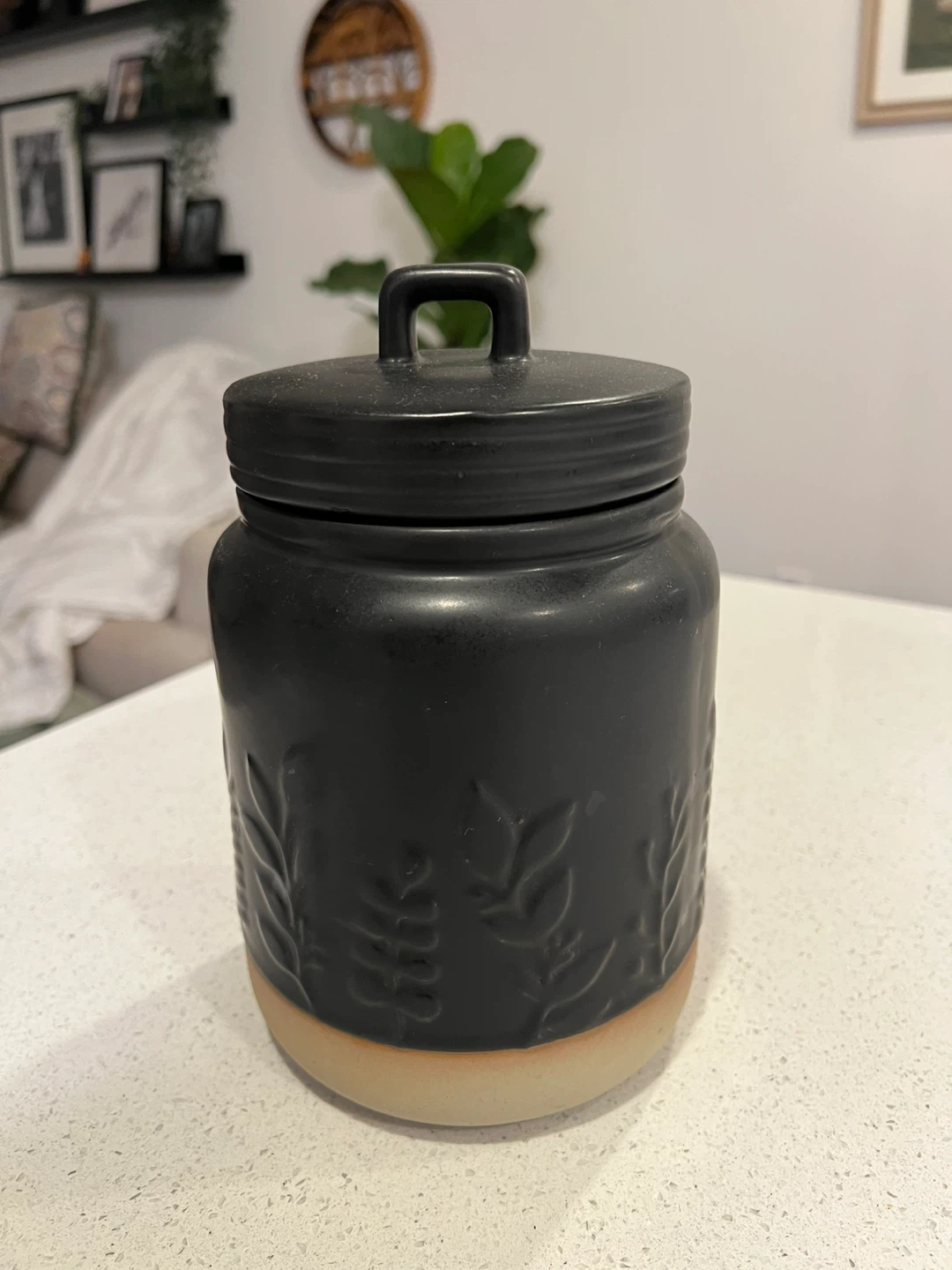 Black Jar with Lid