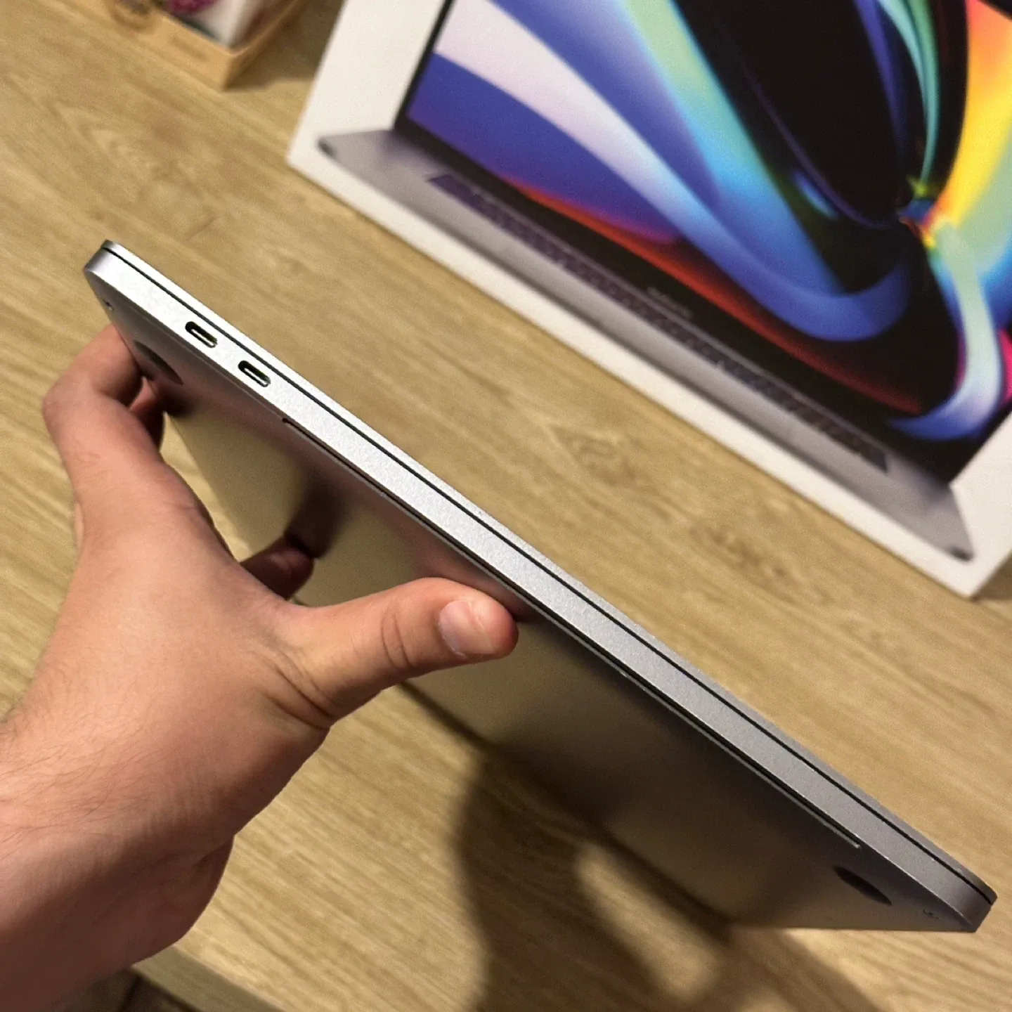 Apple MacBook Pro - 2019 - 16 inches- i9 32GB/ 1TB - Silver image indicator(6)