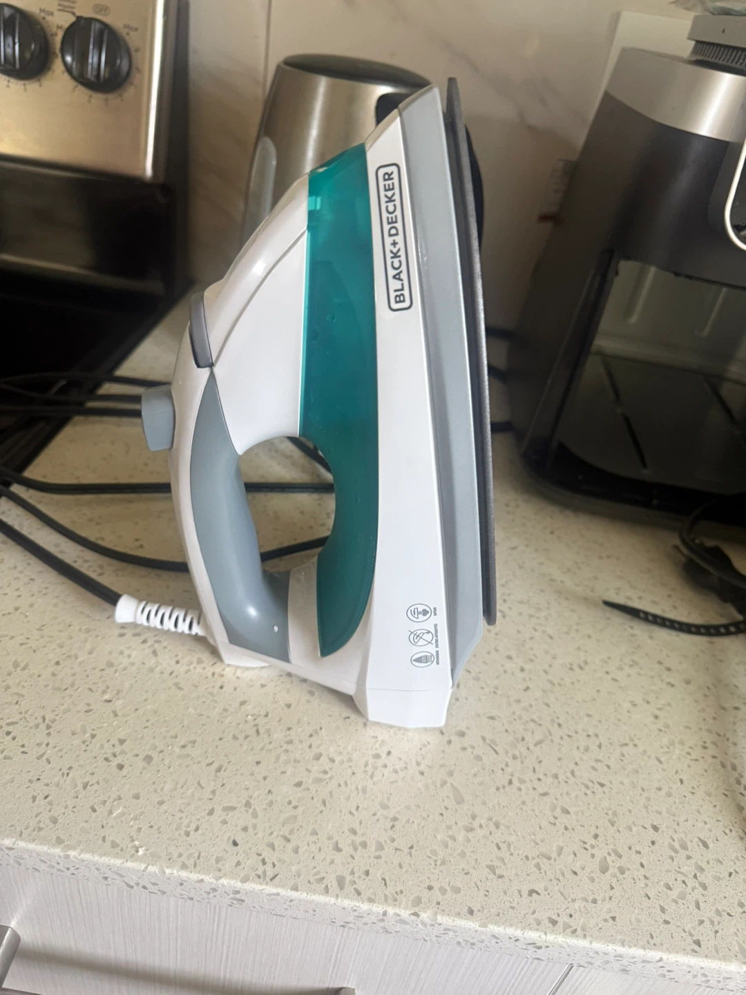 Black+Decker Steam Iron - White/Green - photo 4