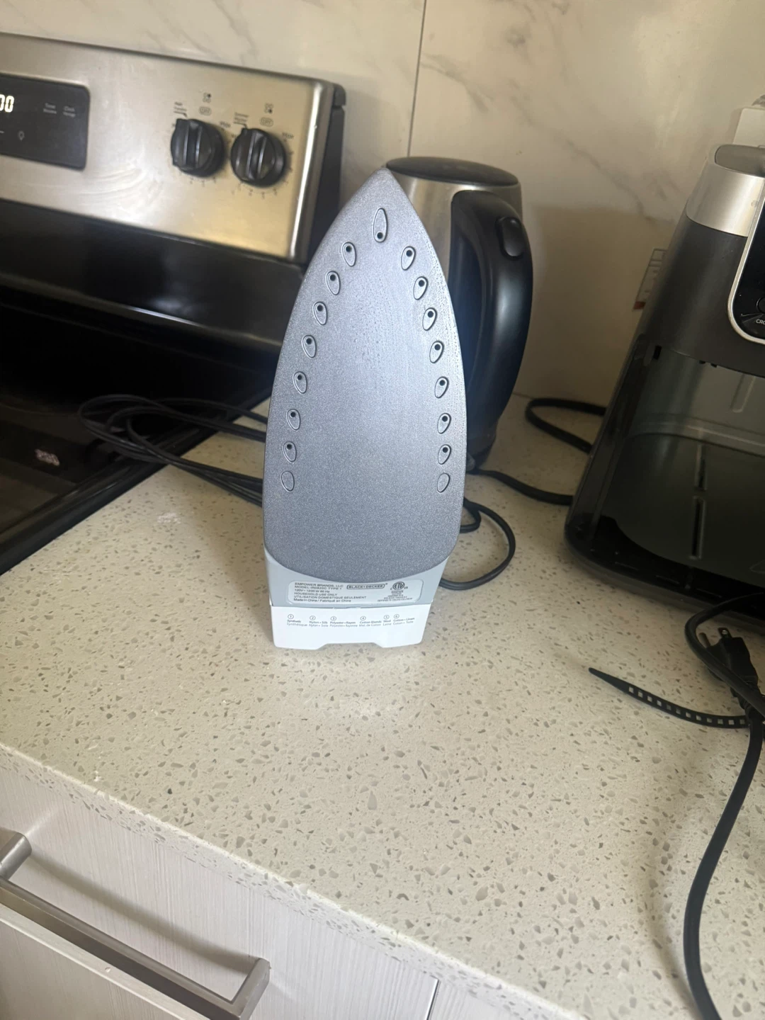 Black+Decker Steam Iron - White/Green - photo 3