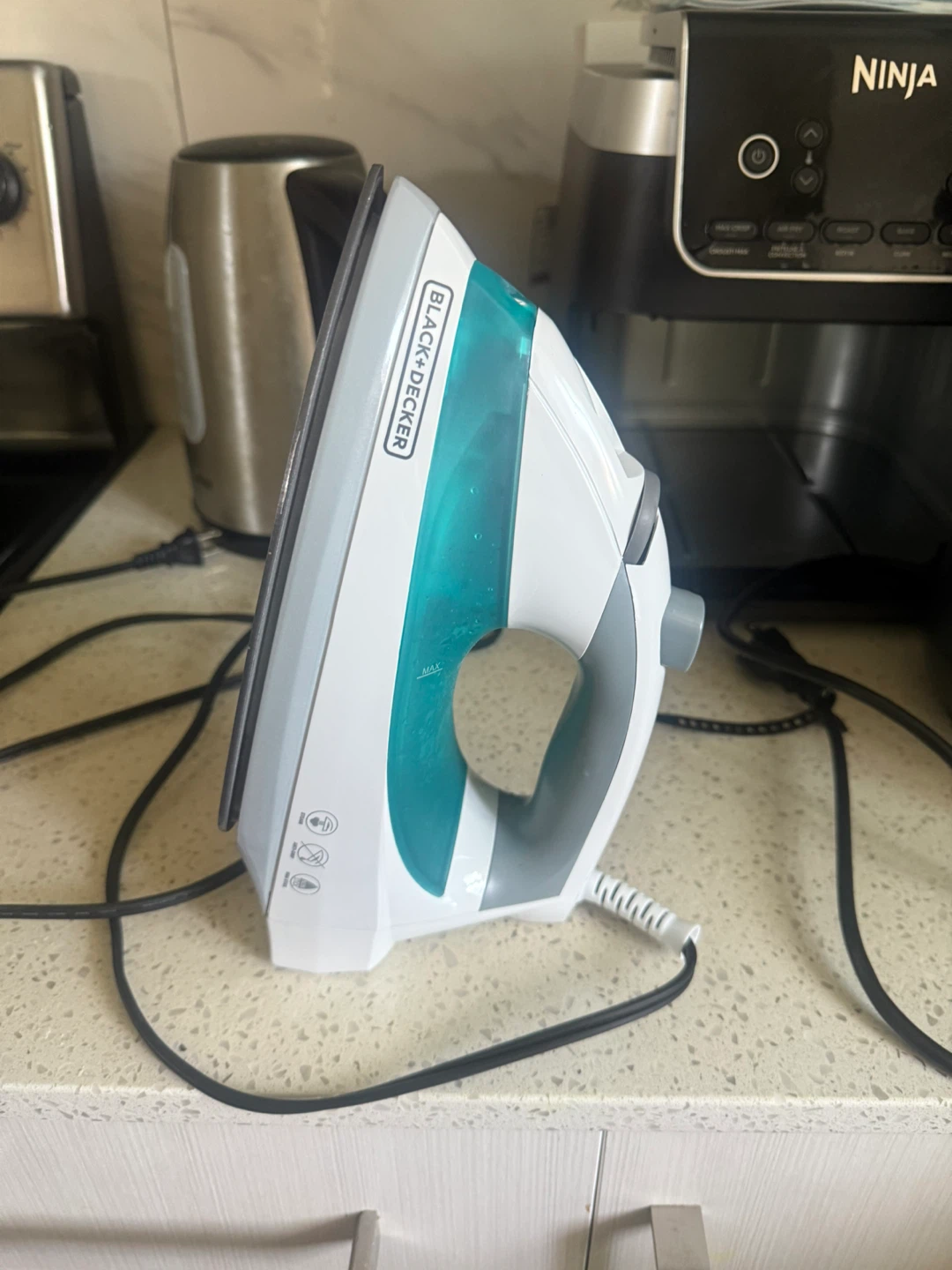 Black+Decker Steam Iron - White/Green