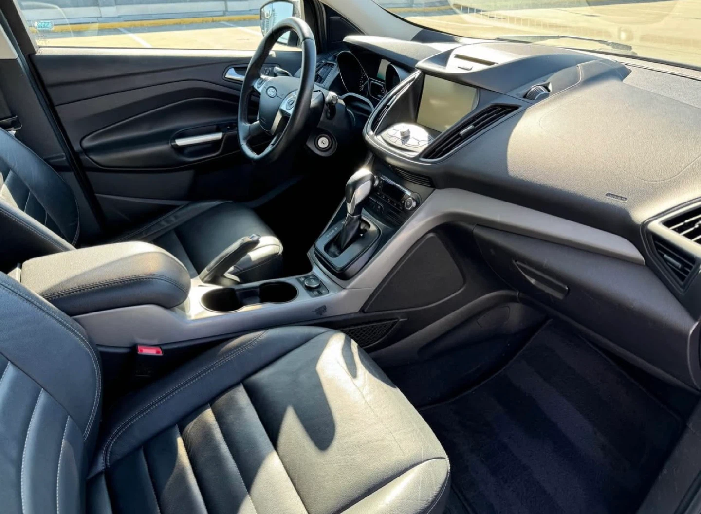 Ford Escape Interior and Exterior - photo 3