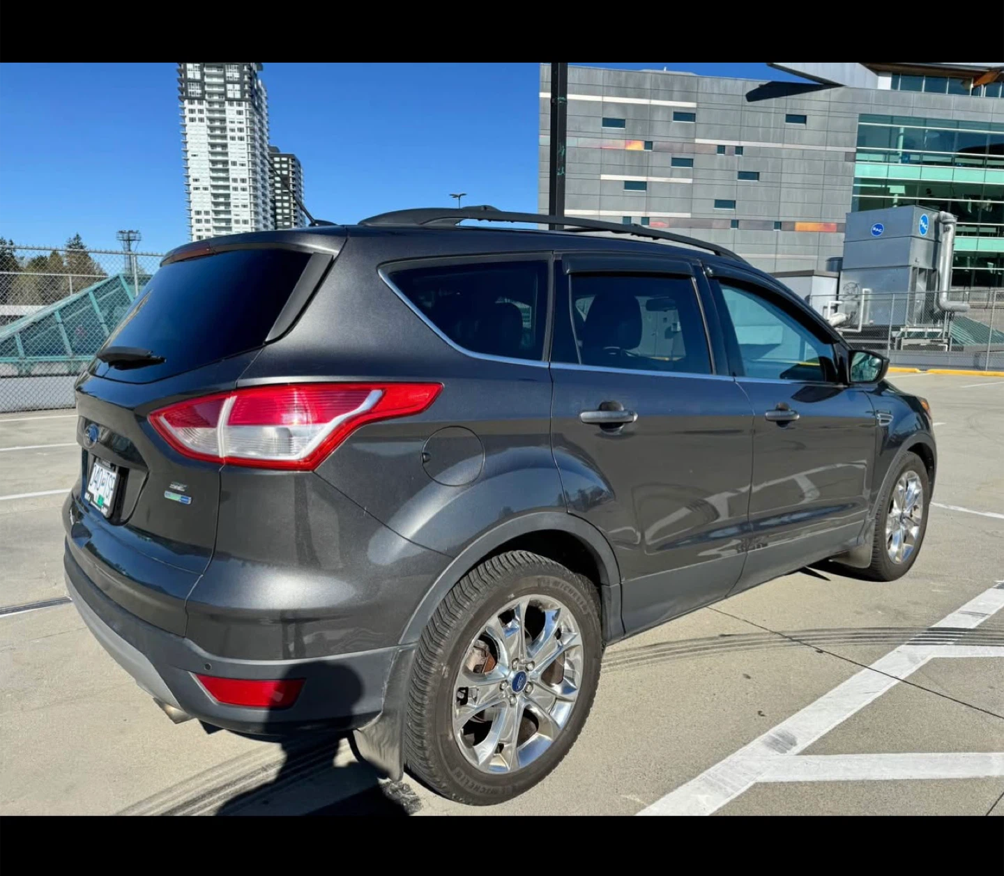Ford Escape Interior and Exterior - photo 4