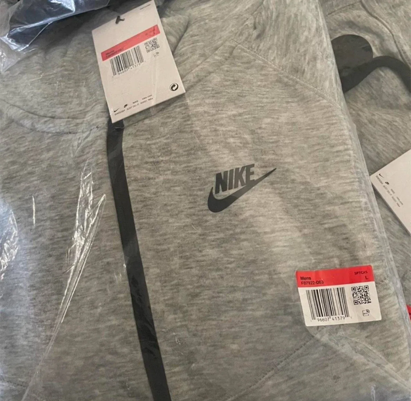 Nike Tech Fleece Full Zip Hoodie & Joggers Tracksuit Grey image indicator(8)