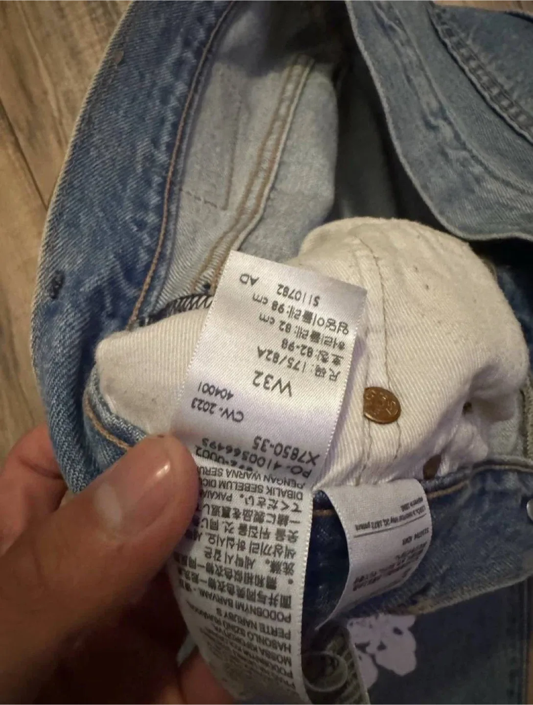 Levi’s Denim Tears 501 Jeans Blue White Cotton Wreath Print image indicator(9)