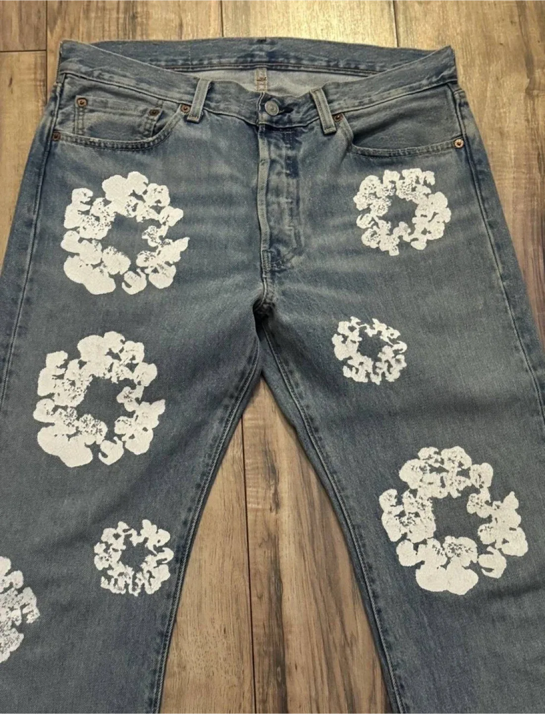 Levi’s Denim Tears 501 Jeans Blue White Cotton Wreath Print image indicator(8)
