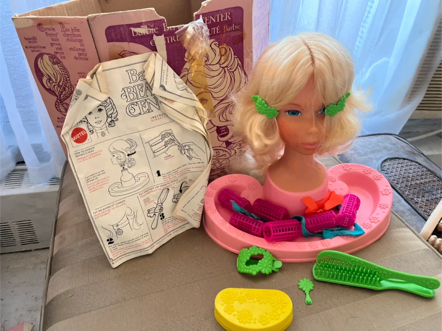 Vintage Barbie Beauty Center Styling Head thumbnail