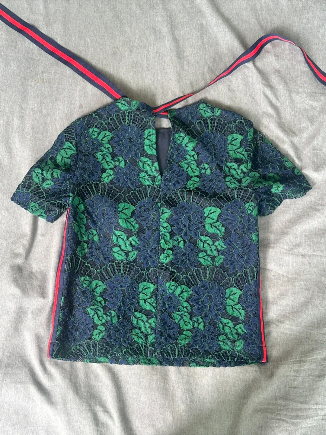 Ted Baker blouse - Size says 0 but fits like 4 image indicator(3)