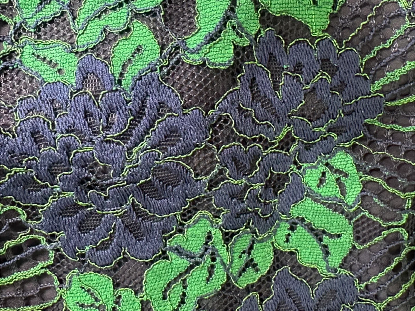 Ted Baker blouse - Size says 0 but fits like 4 image indicator(8)