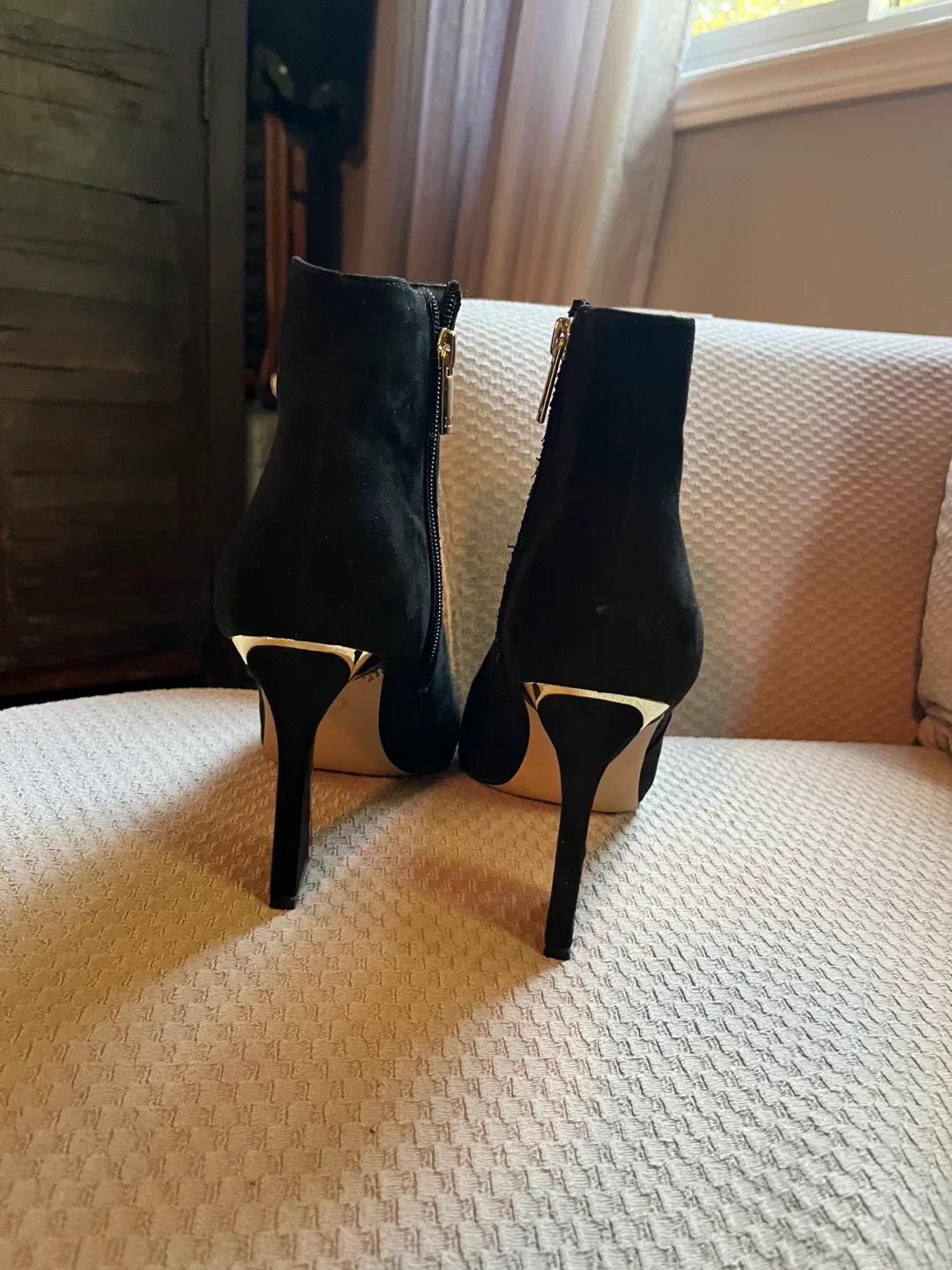 Jennifer Lopez (JLO) Black Suede Ankle Boots - Size 8.5 image indicator(3)