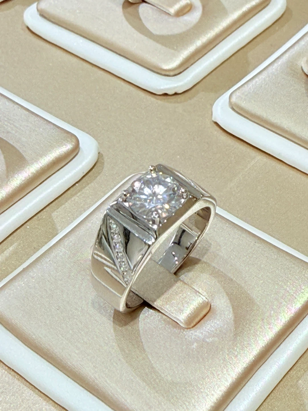2 carats 925 sterling silver moissanite ring - photo 5
