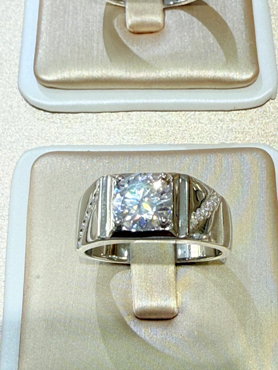 2 carats 925 sterling silver moissanite ring - photo 3