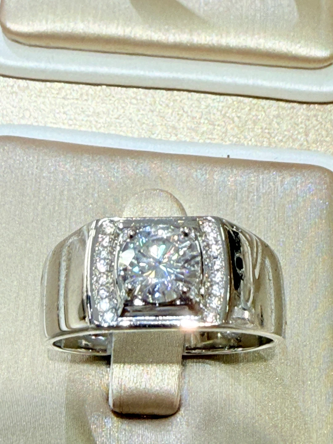 1 carat 925 sterling silver moissanite ring - photo 3