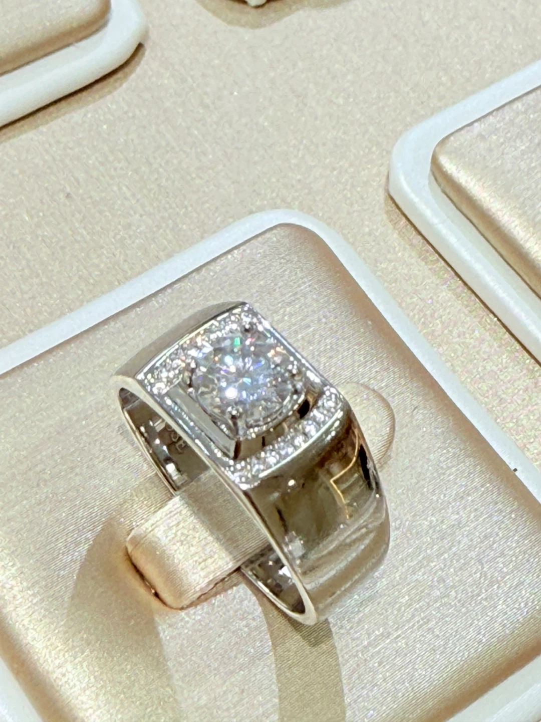 1 carat 925 sterling silver moissanite ring - photo 5