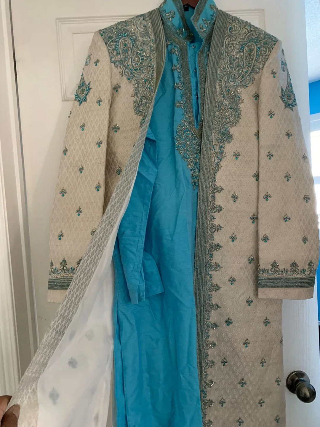 Men's Sherwani - Beige & Turquoise image indicator(3)