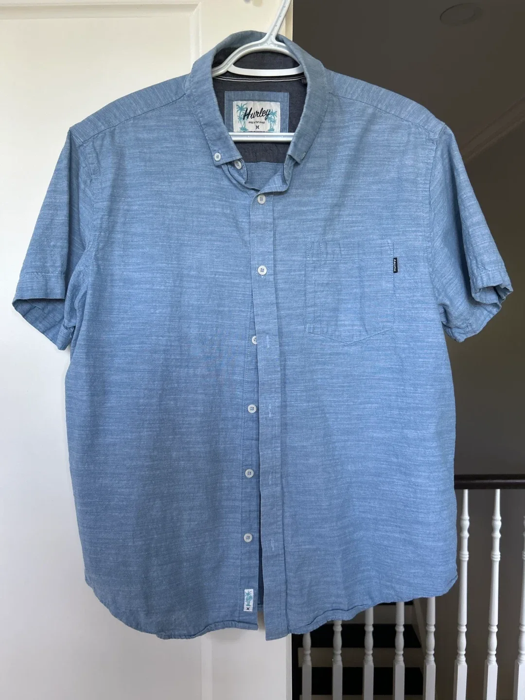 Hurley Men's Short Sleeve Button down shirt. Size L thumbnail