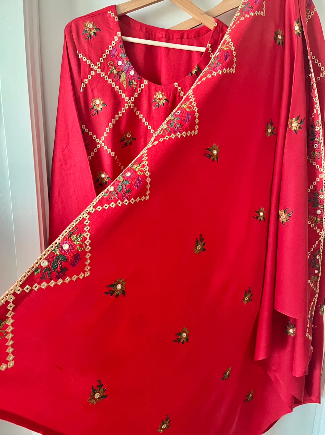 Dhanak 3pc suits new - photo 3