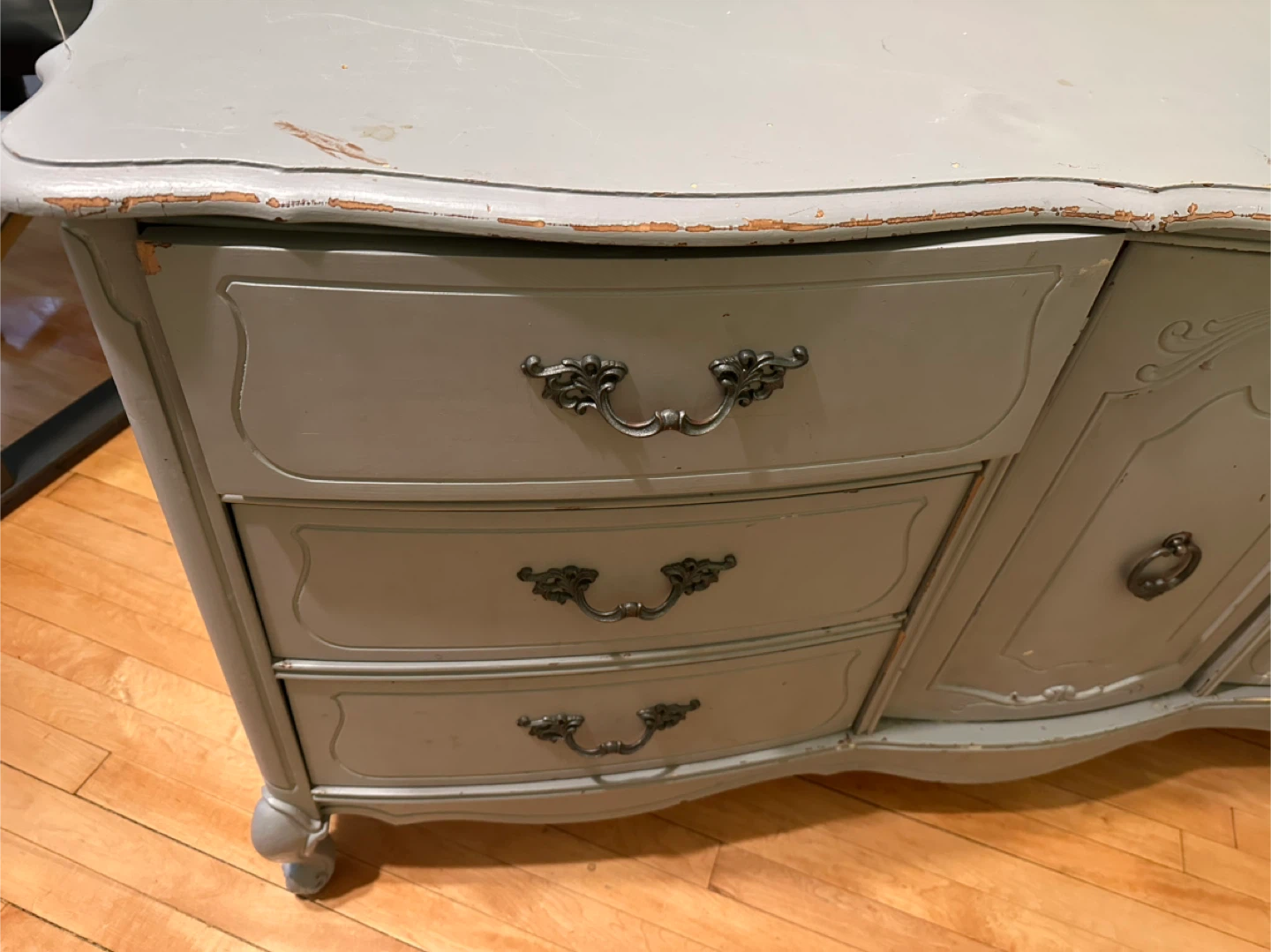 Solid wood Dresser - great for a project! - photo 2