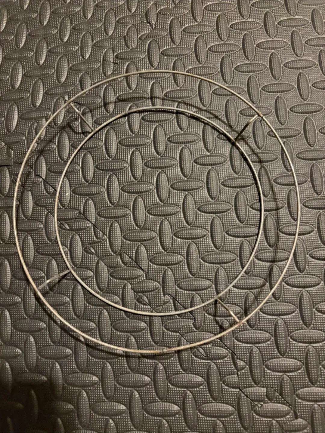 Free Metal wreath frame diy crafting 🥕 thumbnail