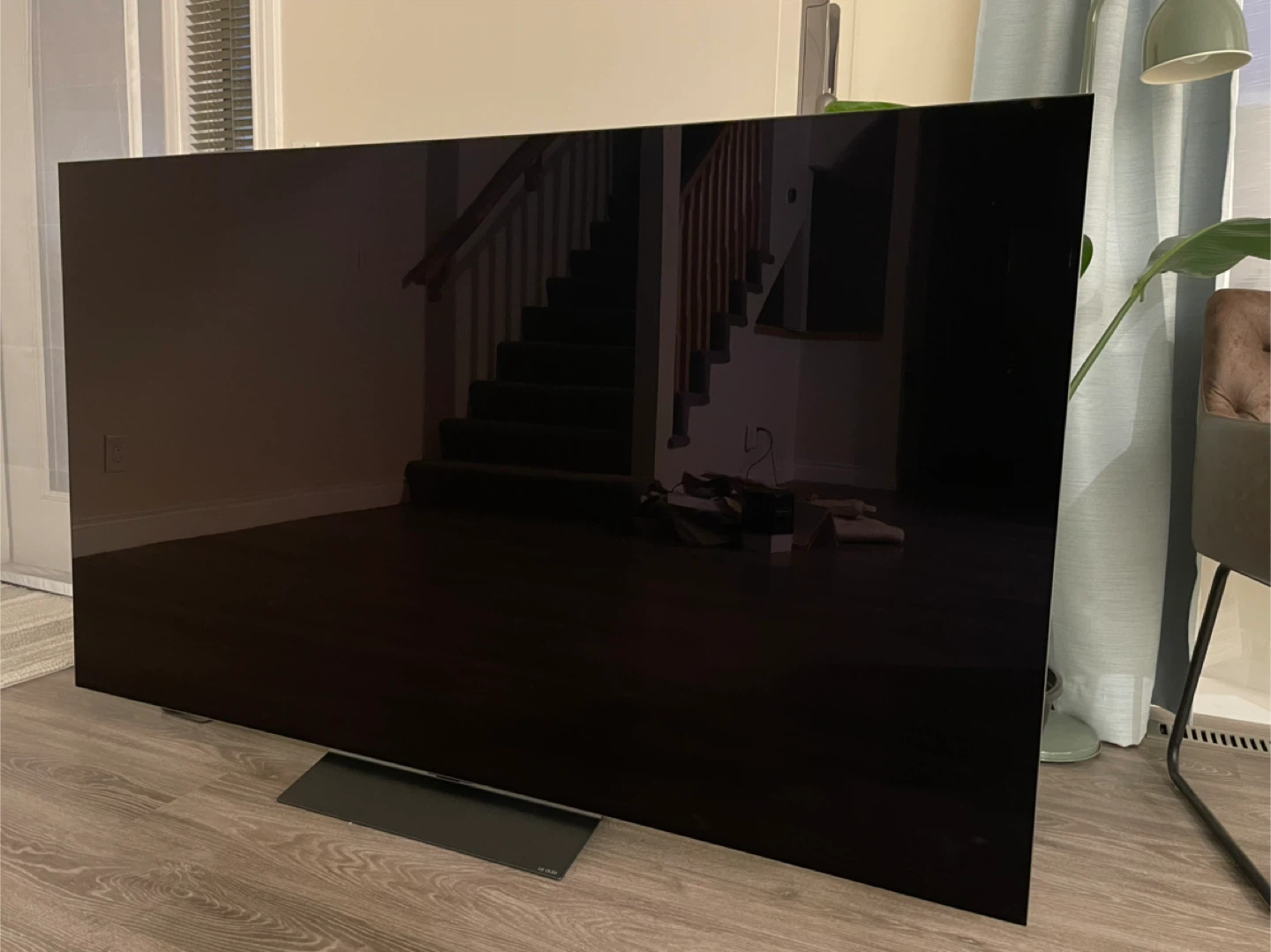 LG 77” Class - OLED C3 Series - 4K UHD OLED TV - photo 2