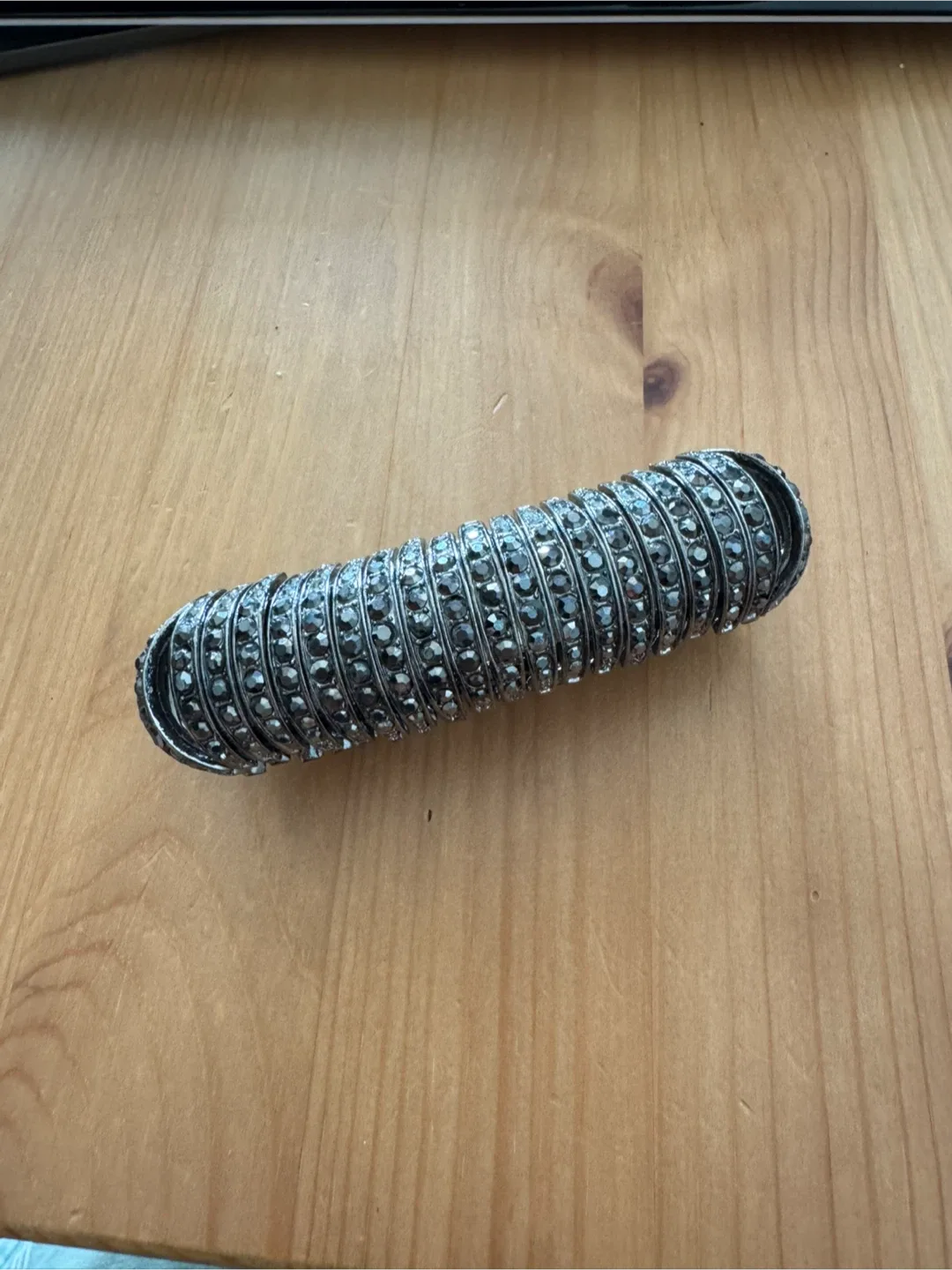 Silver-tone Stretch Bracelet image indicator(3)