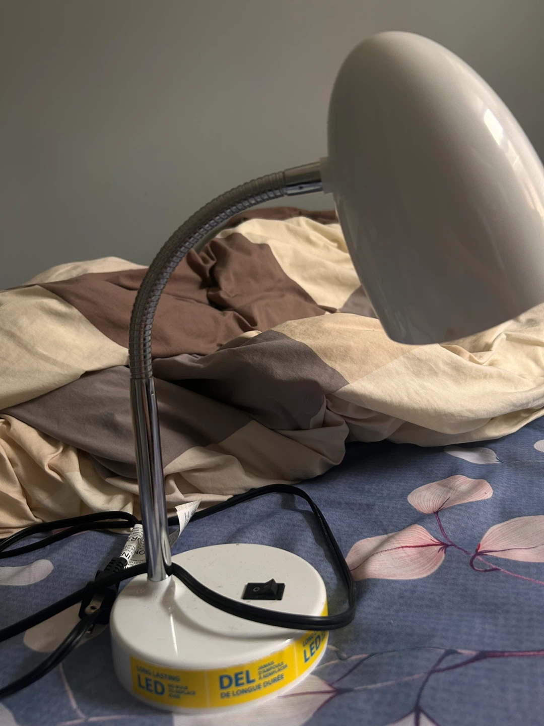 Desk lamp