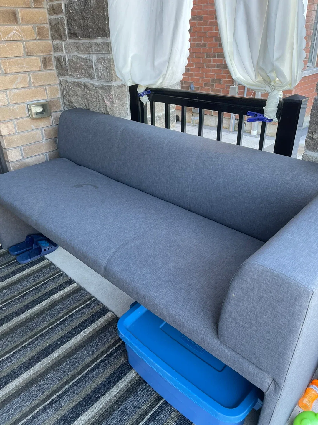 Outdoor bench FREE … ASAP PICK UP , not sure with measurements thumbnail