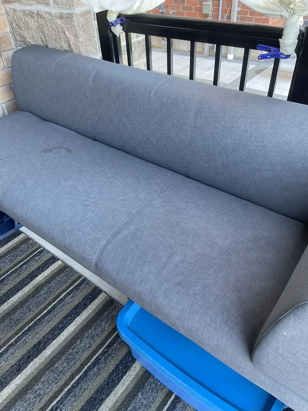 Outdoor bench FREE … ASAP PICK UP , not sure with measurements image indicator(3)