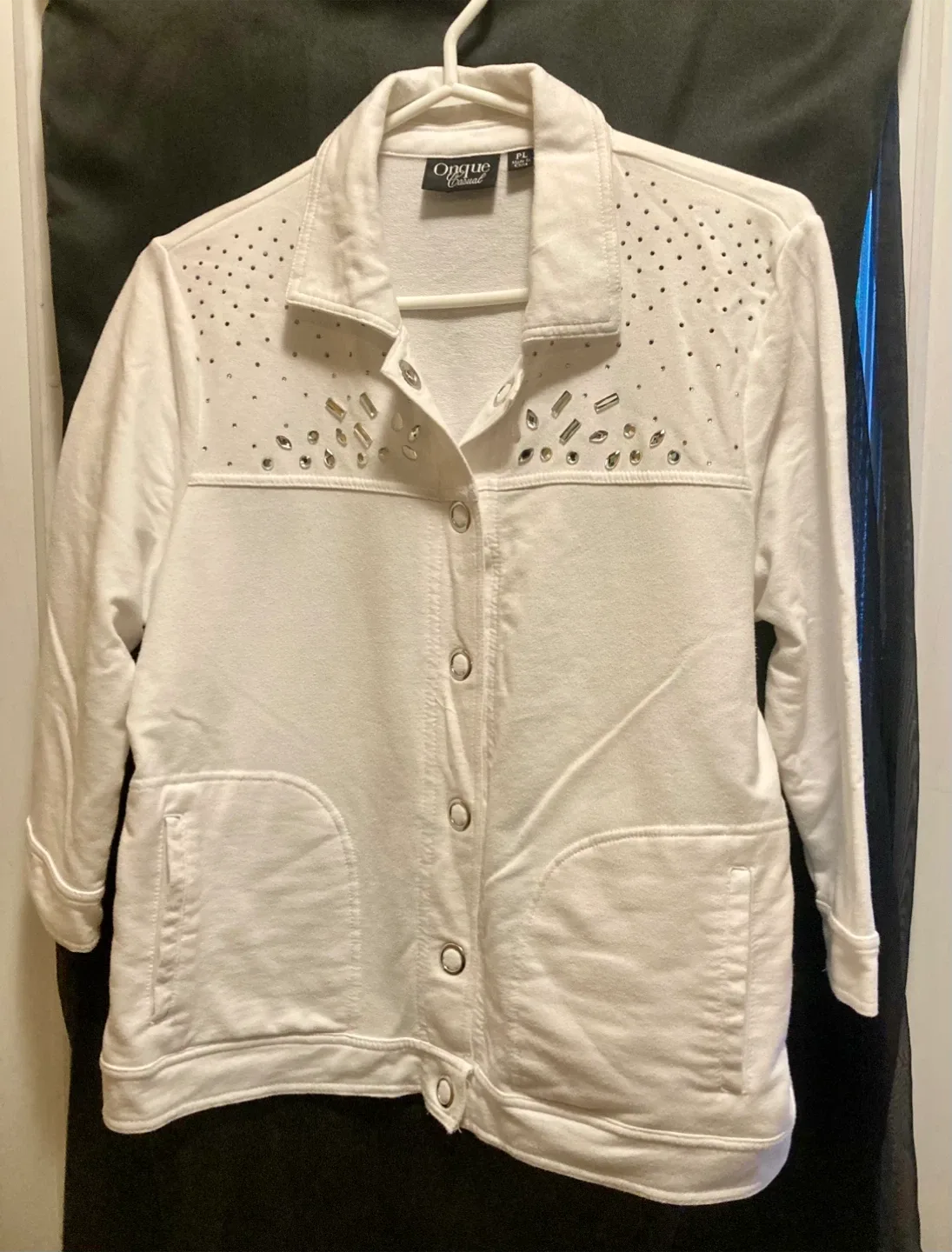 Women’s dress shirt / jacket image indicator(3)