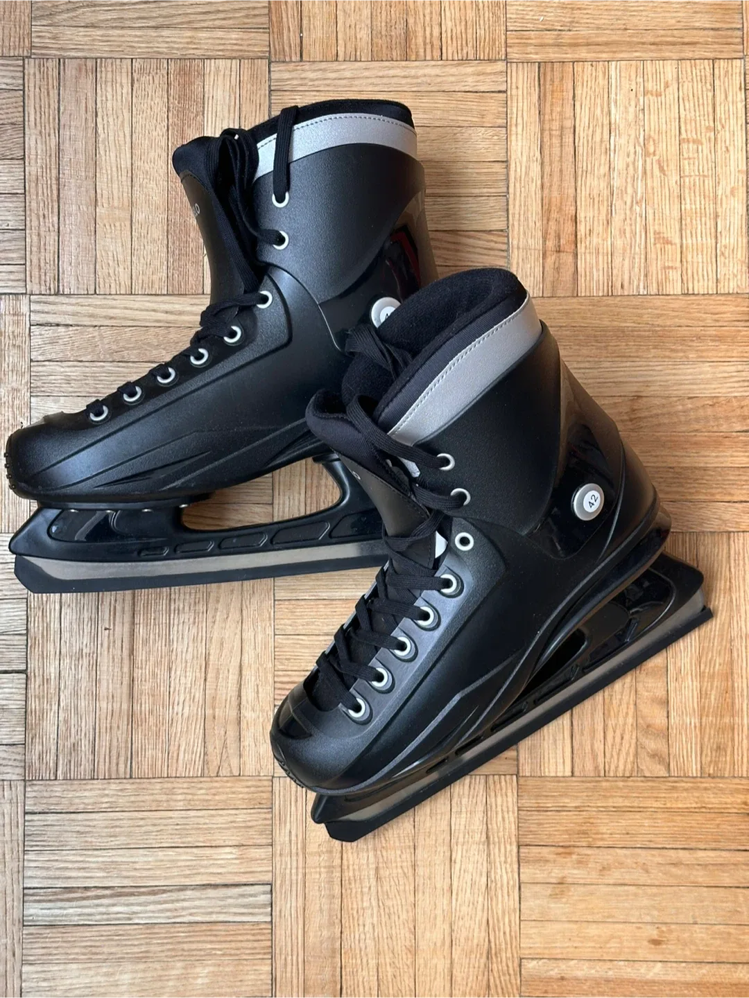 Decathlon Ice Skates - Size 8 US thumbnail