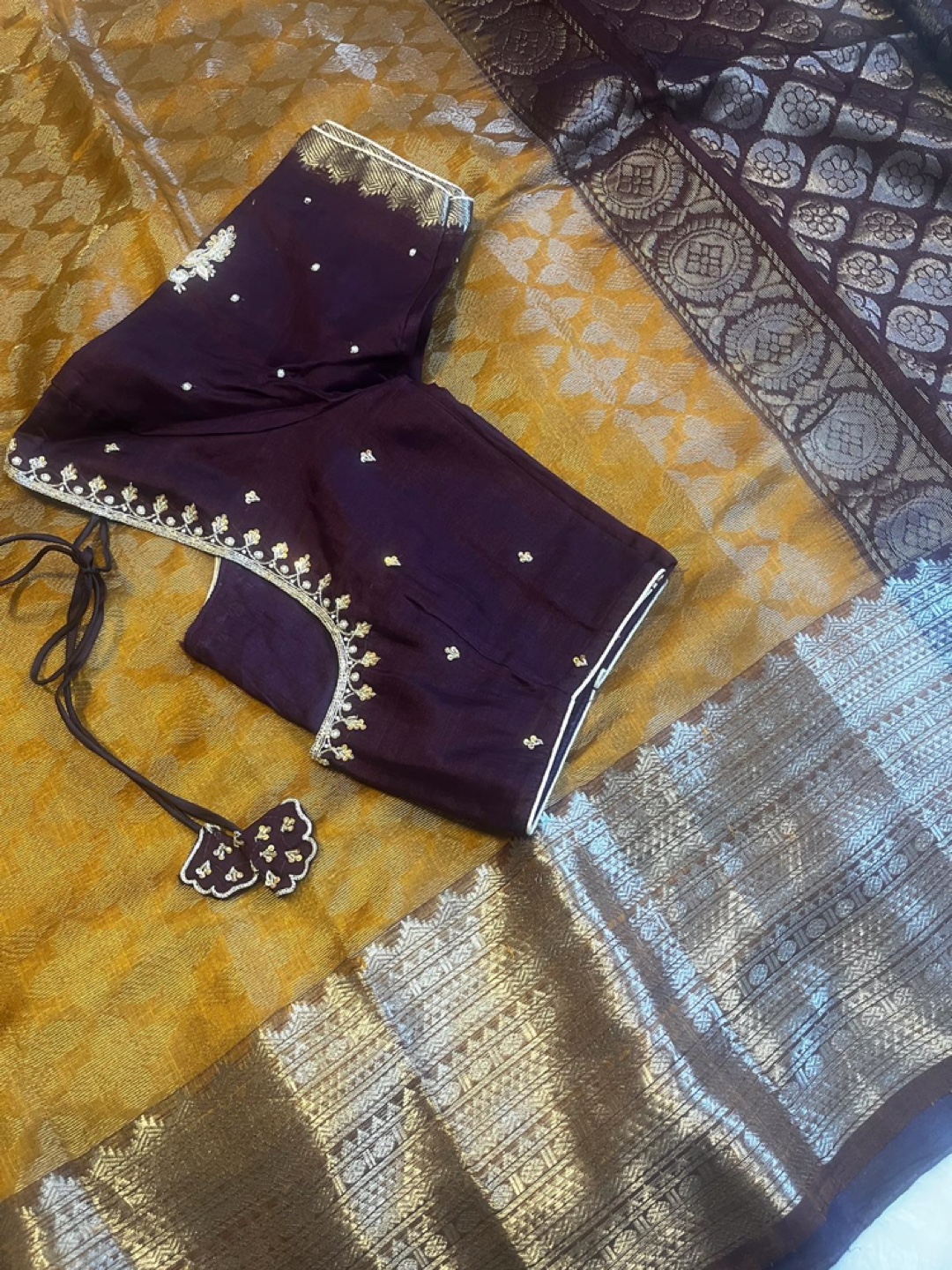 Mangalagiri pattu saree with stitched maggam work blouse - photo 2