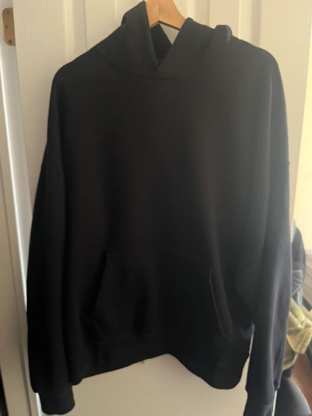 Abercrombie & Fitch Black Hoodie - Size L image indicator(4)