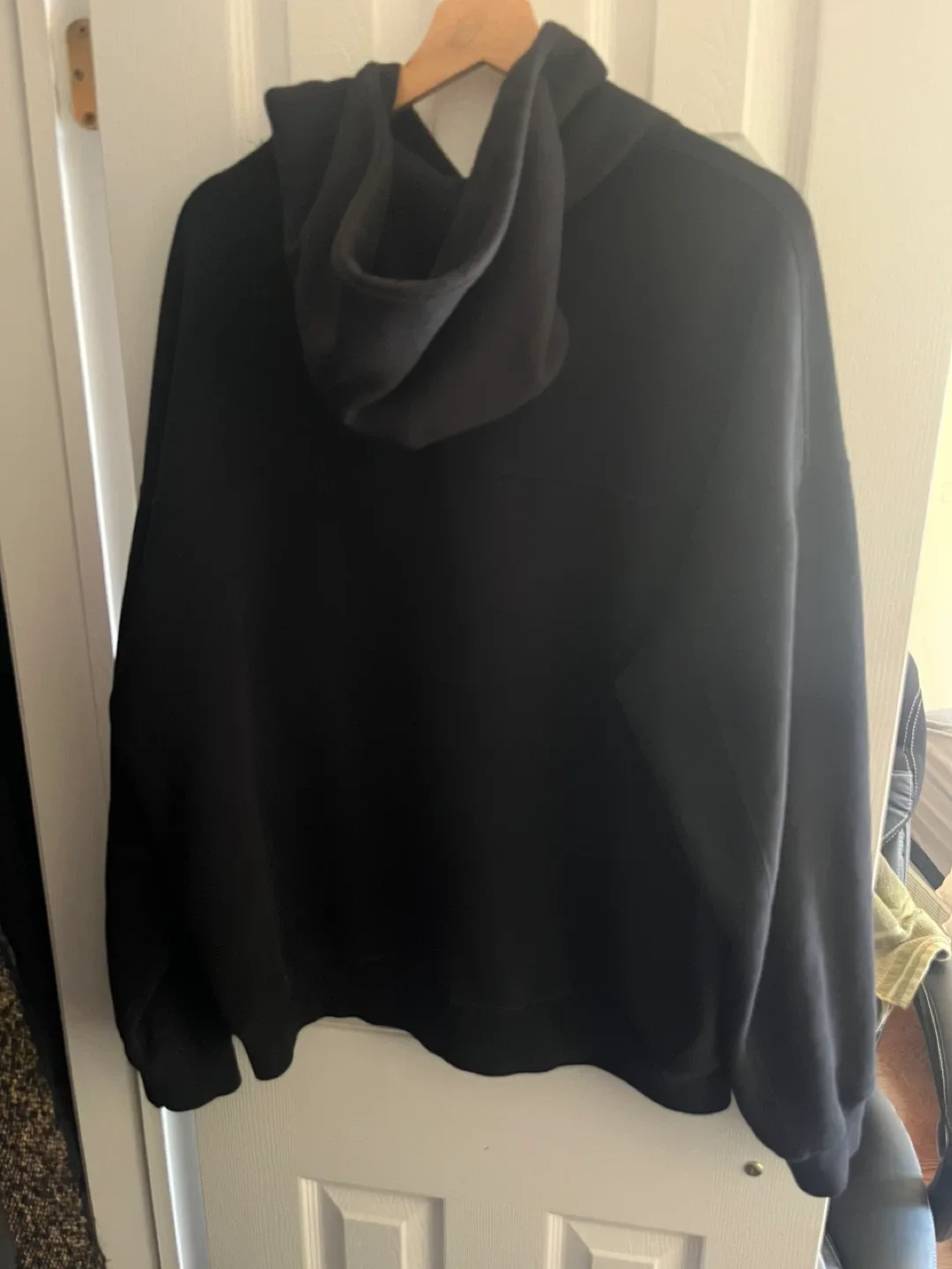 Abercrombie & Fitch Black Hoodie - Size L image indicator(3)