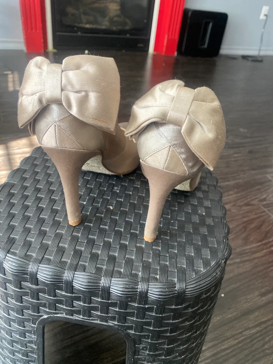 Nine West Heels, Size 6M image indicator(2)