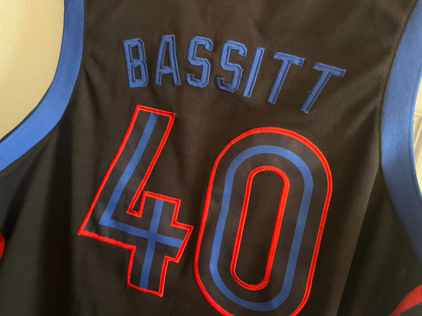 Toronto Bluejays Bassitt #40 basketball Jersey - XL - photo 3