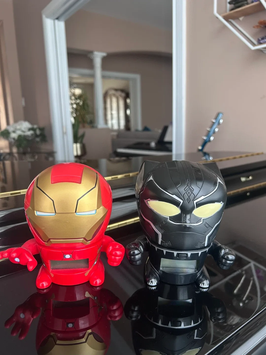 Marvel Iron Man & Black Panther digital clocks image indicator(2)