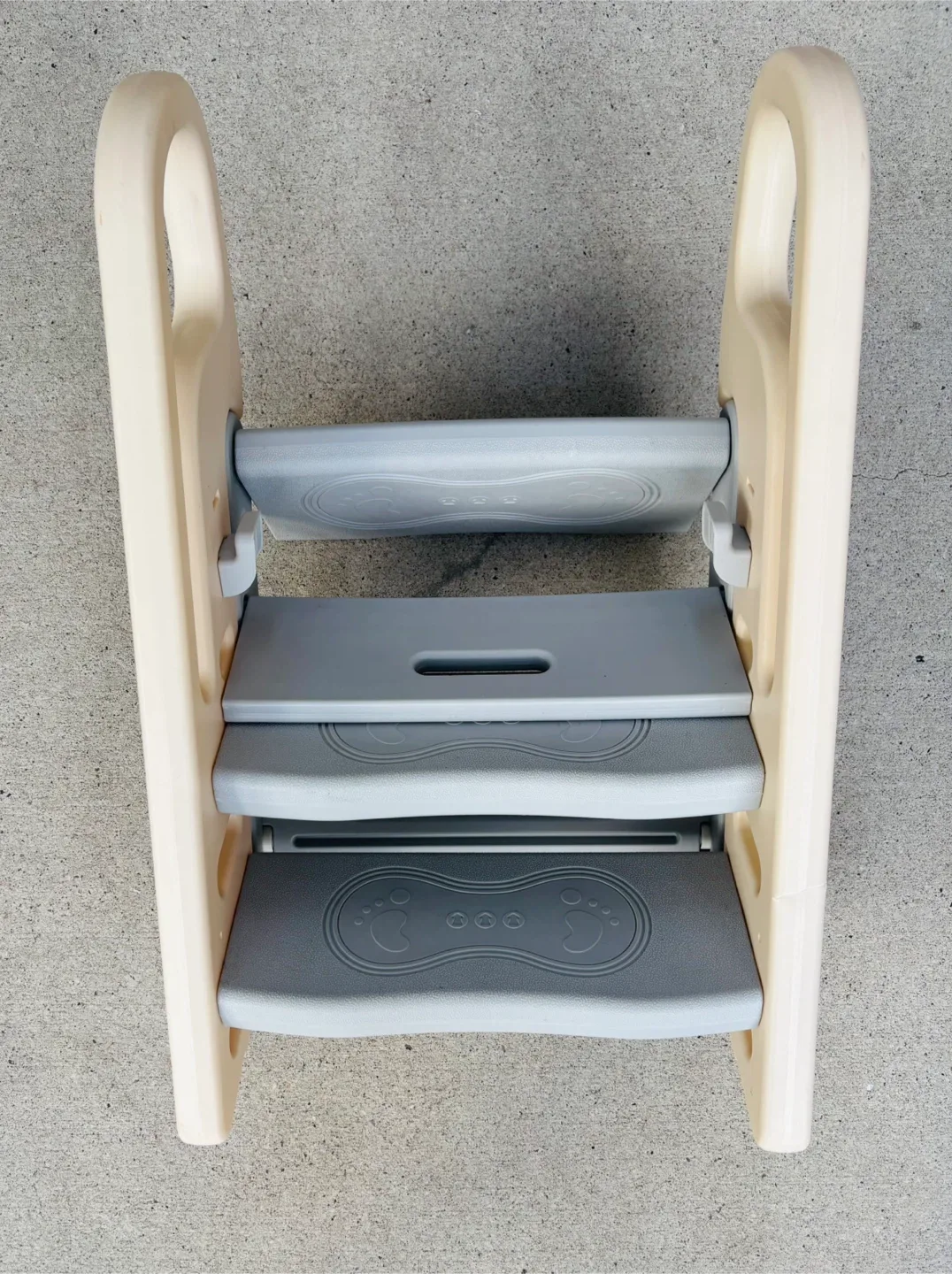 iGo iGo Children's Step Stool image indicator(6)