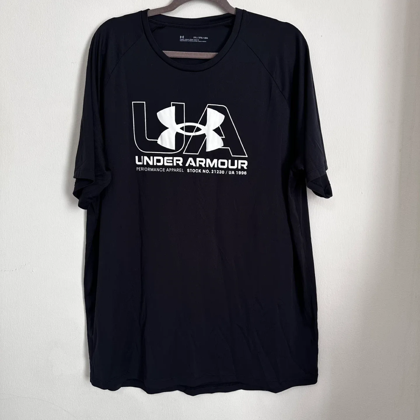 Under Armour Black Shirt - Size 2XL thumbnail