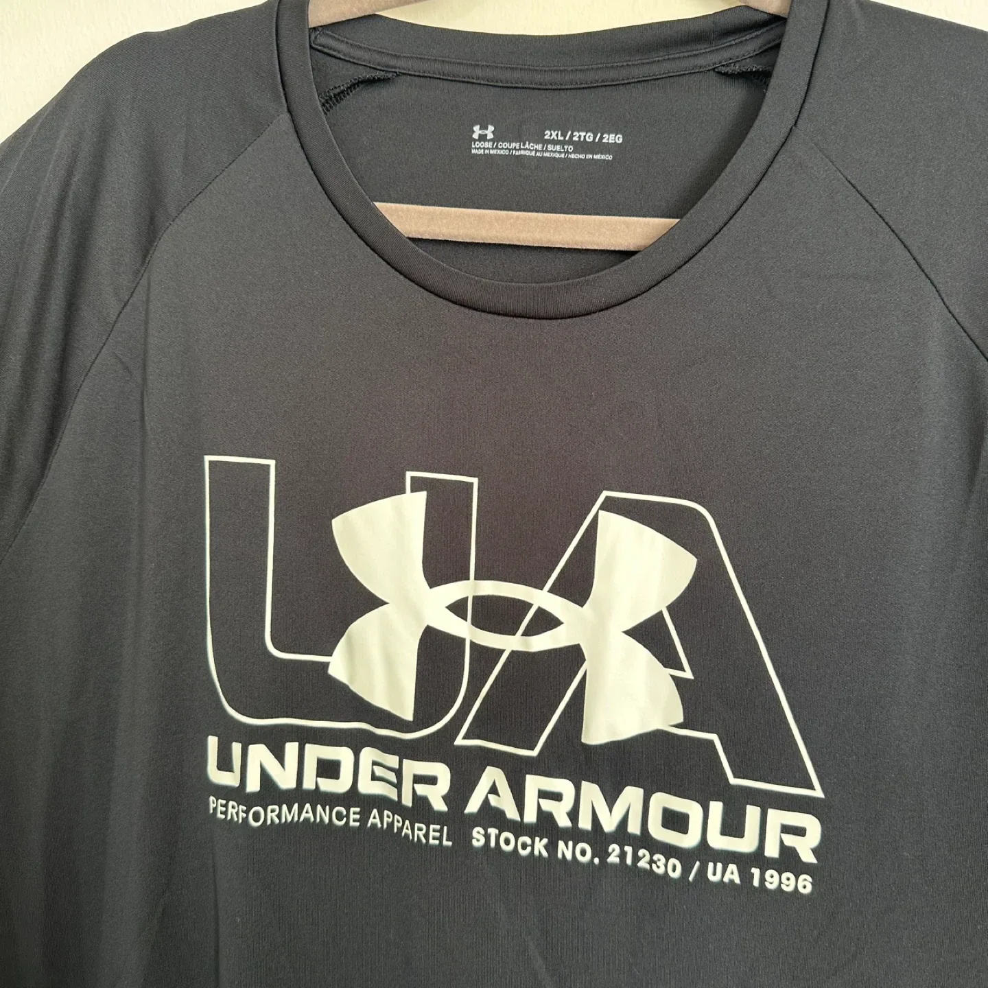 Under Armour Black Shirt - Size 2XL image indicator(3)