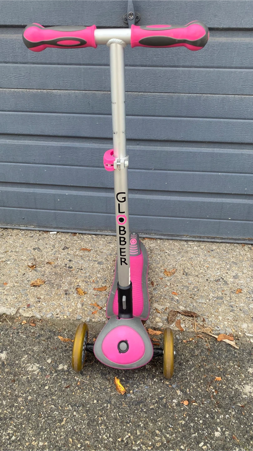Globber Pink/Gray 3-Wheel Scooter