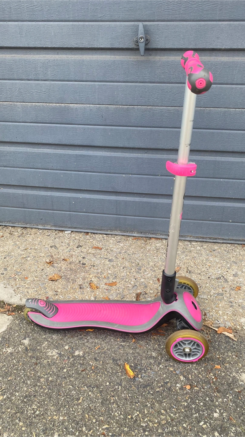 Globber Pink/Gray 3-Wheel Scooter - photo 2