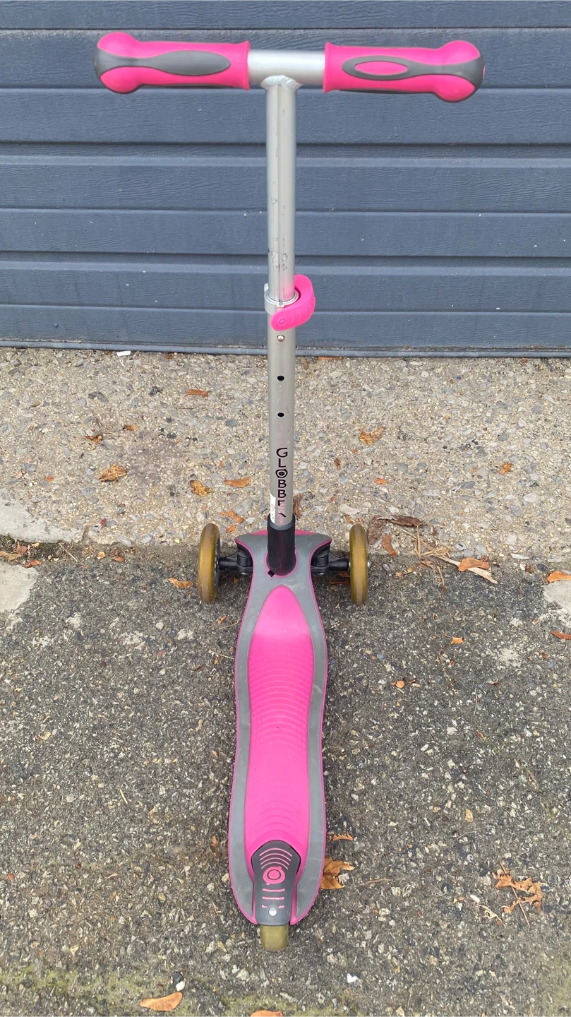 Globber Pink/Gray 3-Wheel Scooter - photo 3