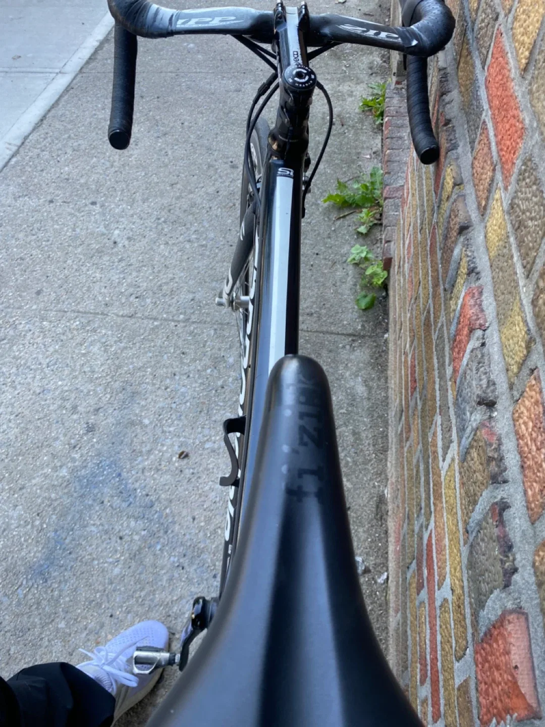 Cannondale CAAD10 Road Bike image indicator(5)