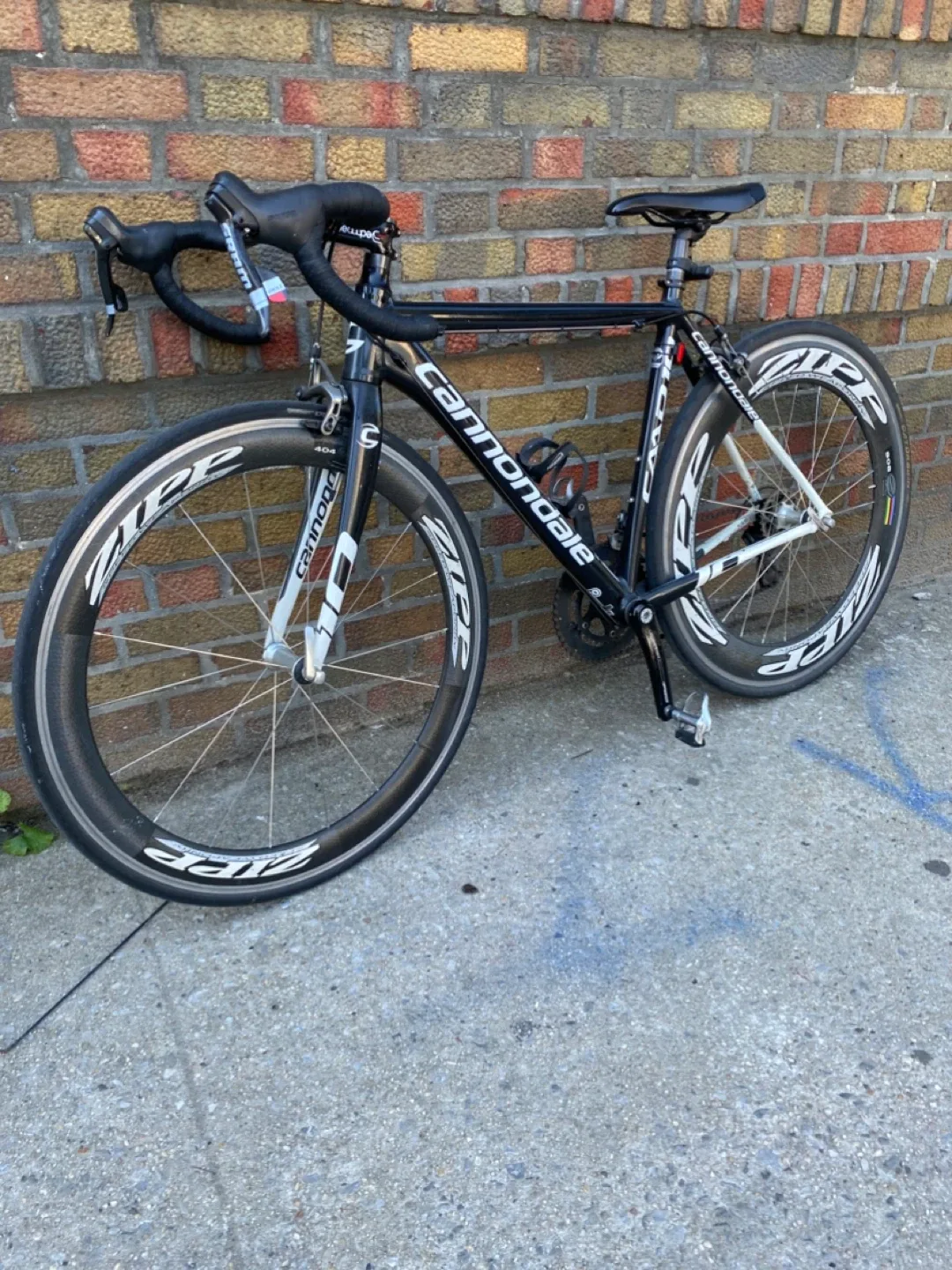 Cannondale CAAD10 Road Bike image indicator(6)